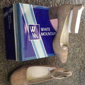 White Mountain Makayla Desert/Suedette